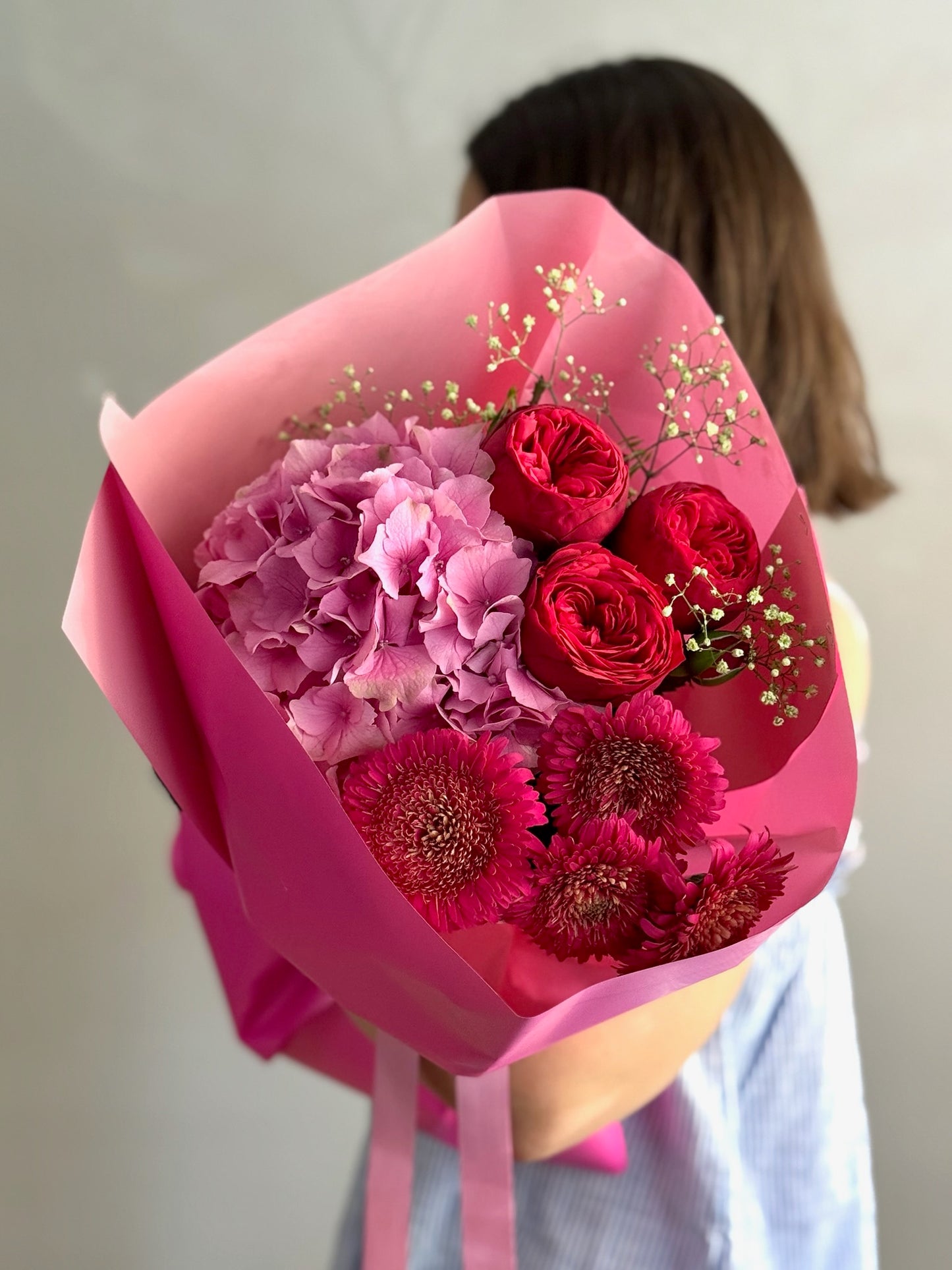 Bold Romance buchet de flori și trandafiri și hortensie