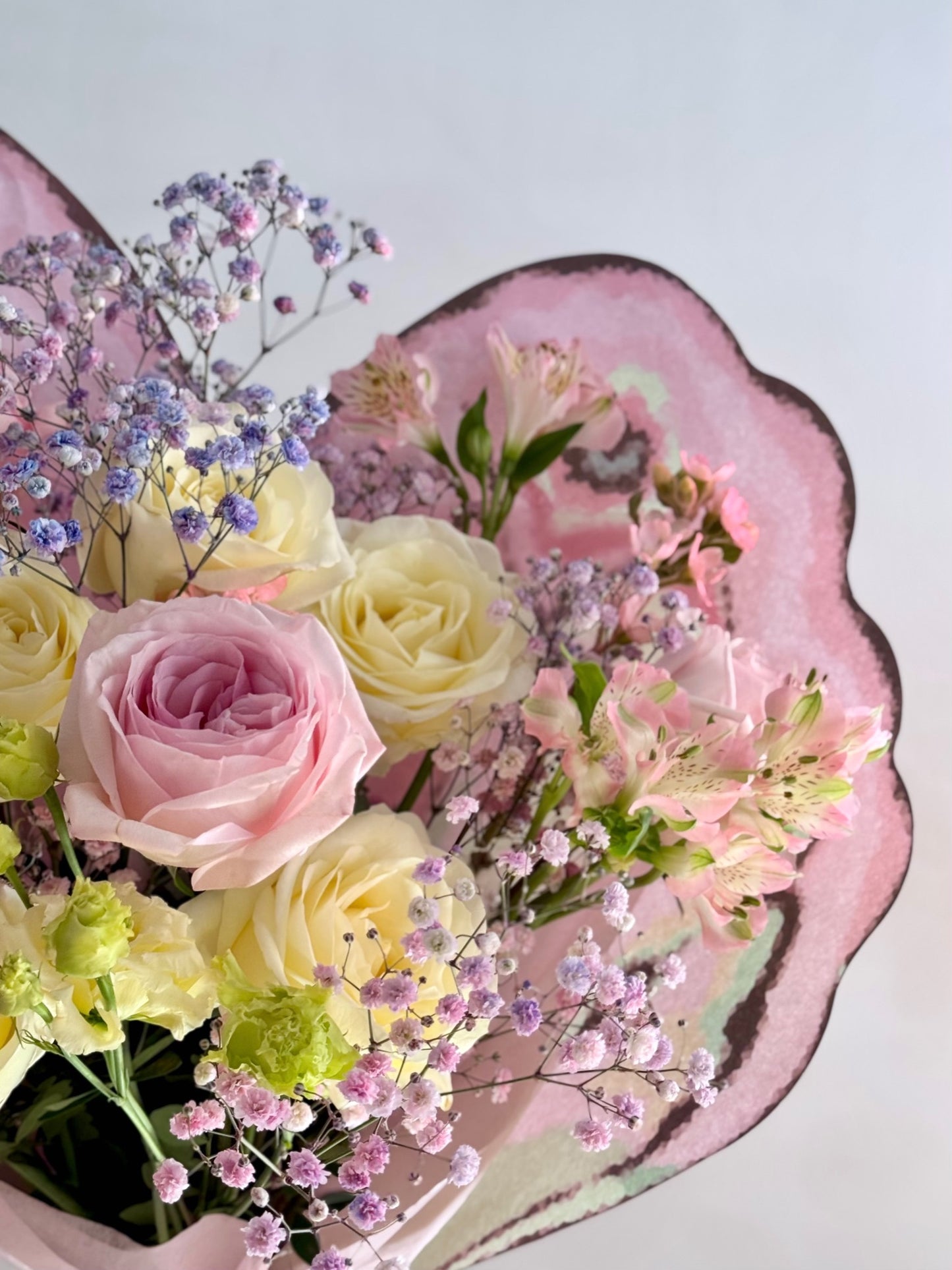 Detaliu ambalaj fluture buchet