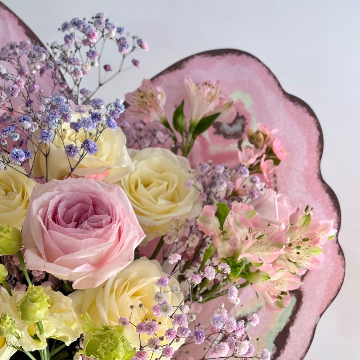 Detaliu ambalaj fluture buchet