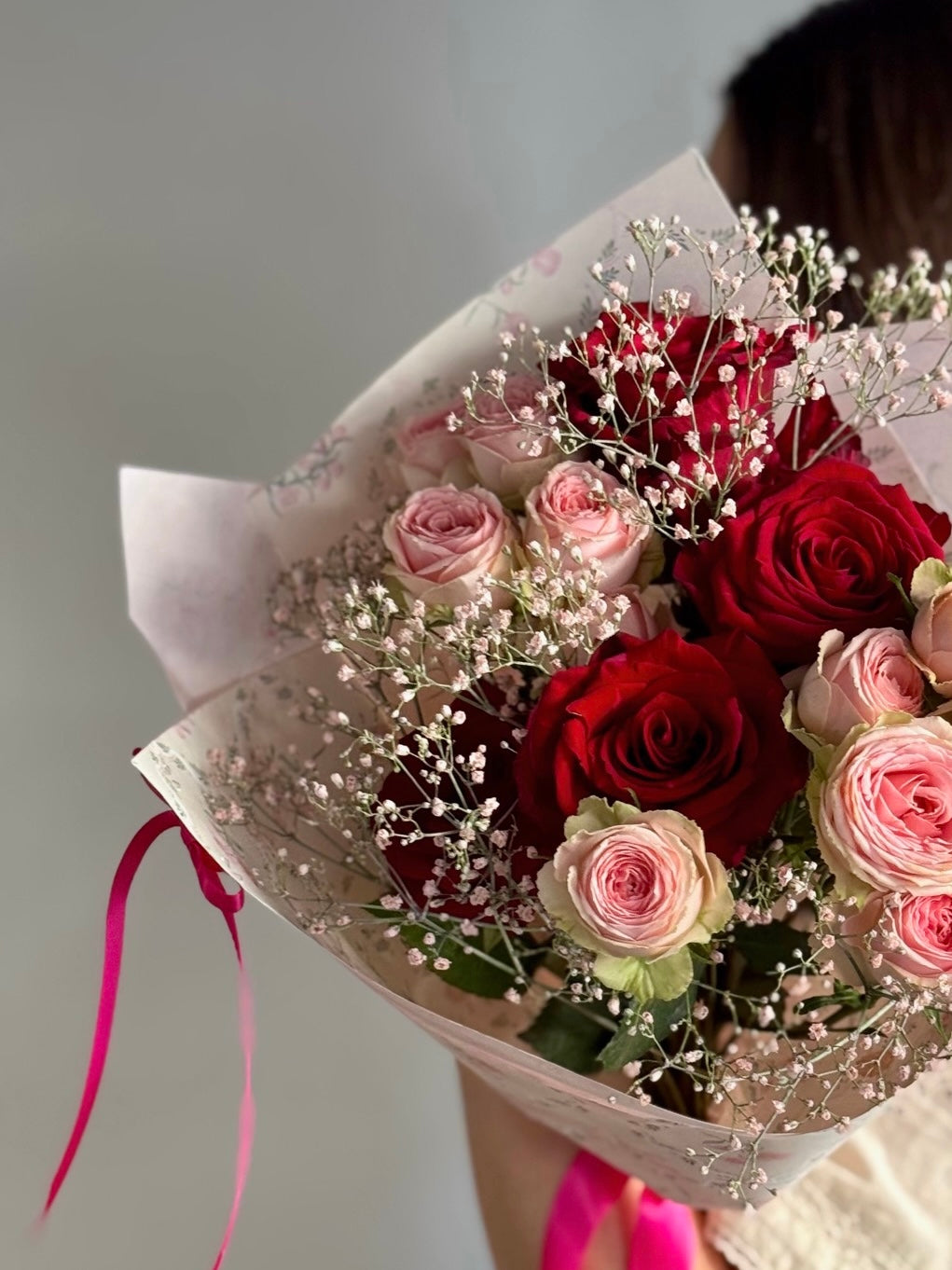 Buchet delicat cu trandafiri roz