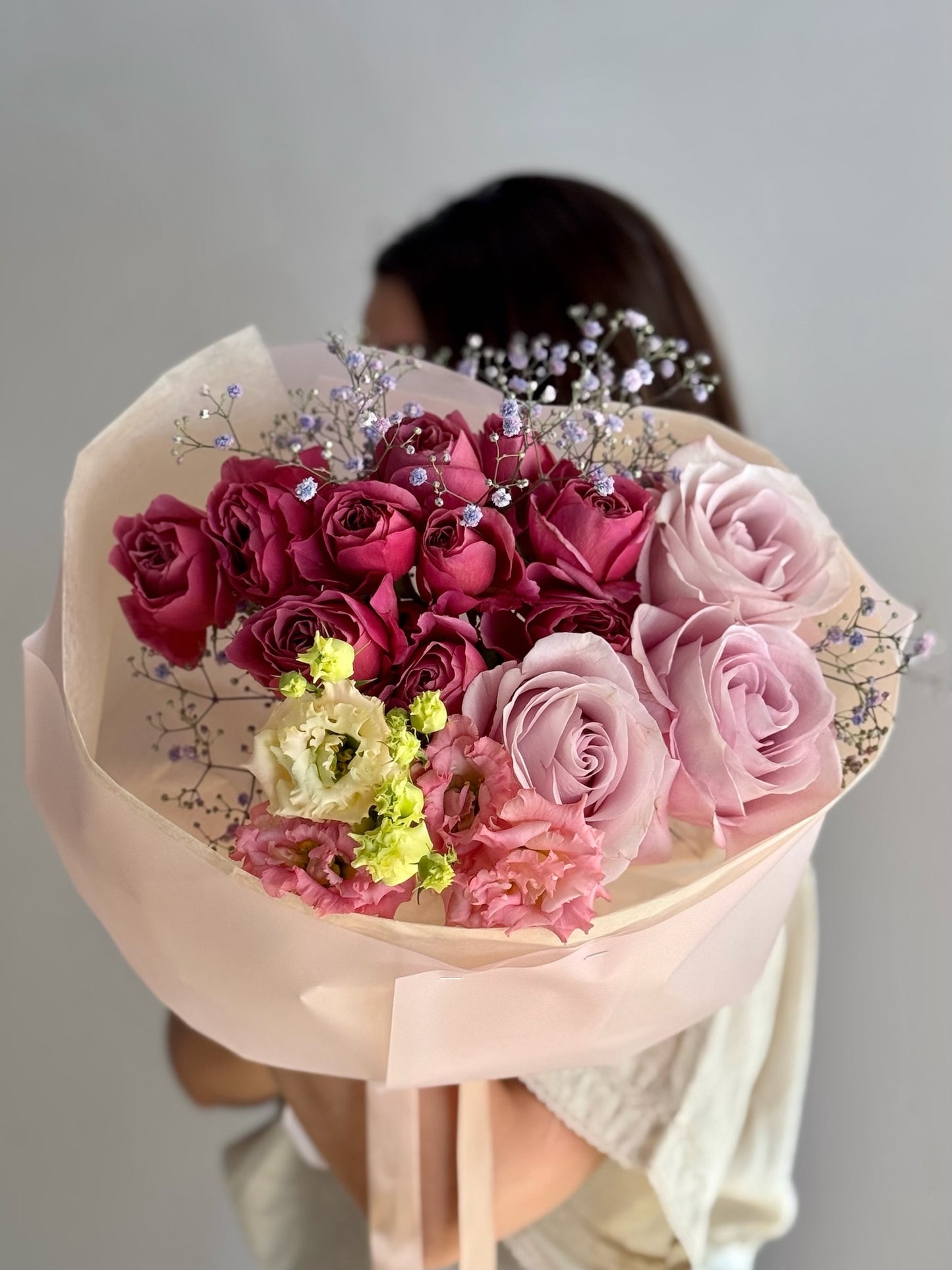 Buchet de flori din trandafiri de grădină - Roses & More
