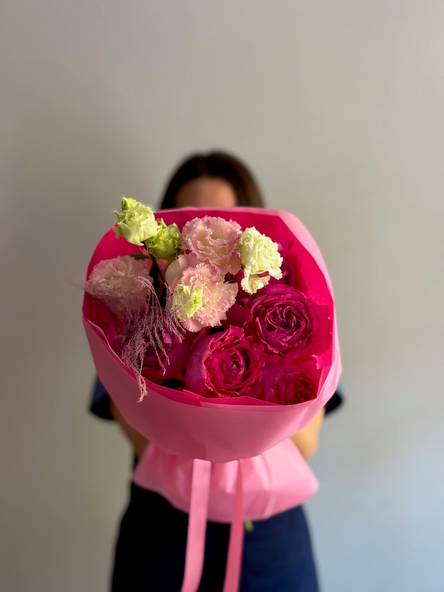 Aranjament floral elegant, de tranziție între vară și toamnă, Roses & More