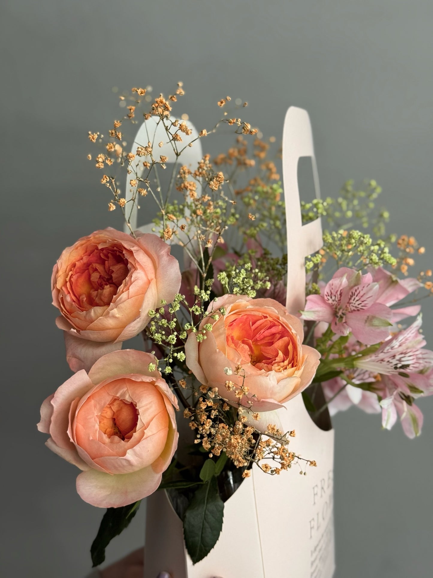 Texturi calde și proaspete – detaliu floral Orange Pop, Roses & More