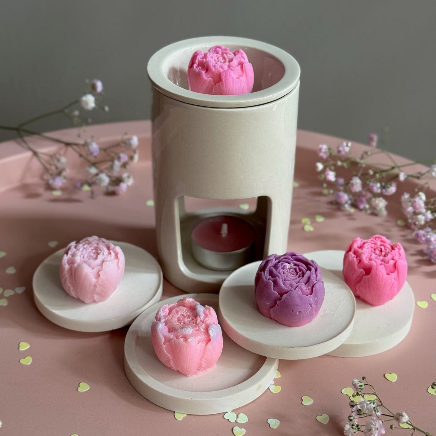 Set Pink Rose Addict – lumânări în formă de trandafiri roz și arzător elegant, Roses & More