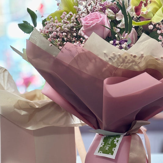 Cum îngrijești florile acasă ca să țină cât mai mult 🌸