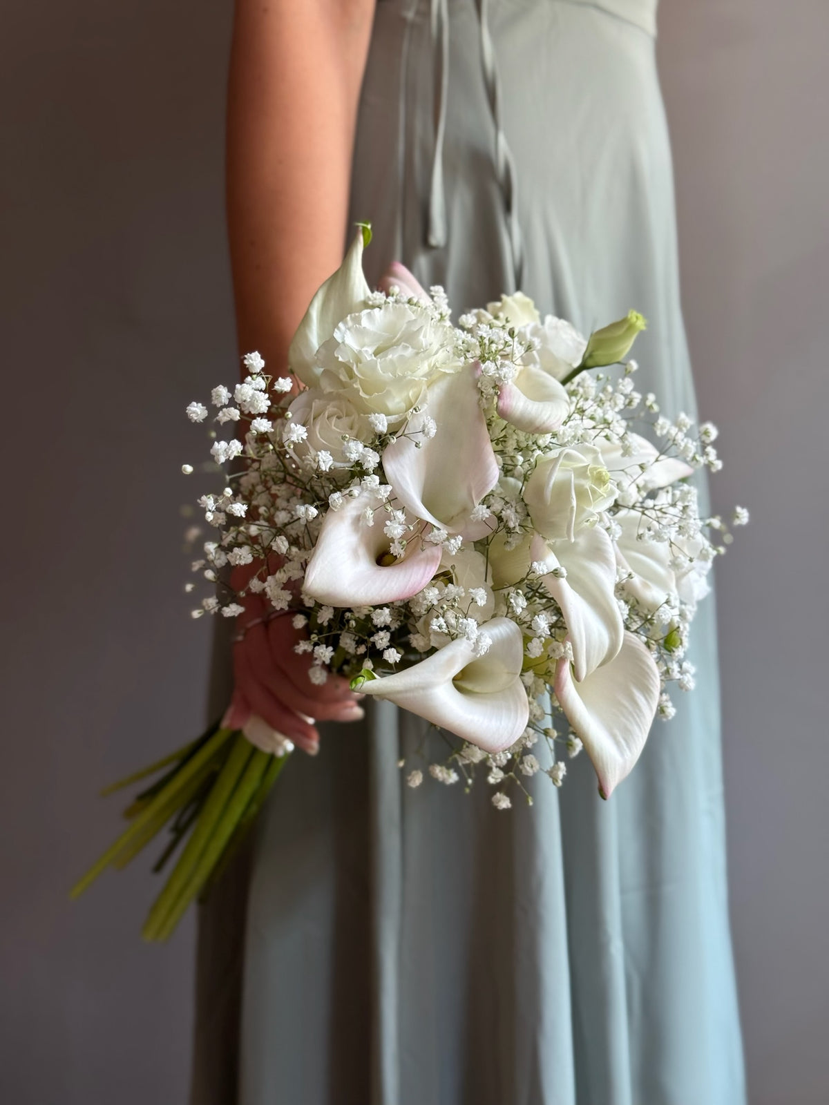 Buchet de mireasa cu cale albe