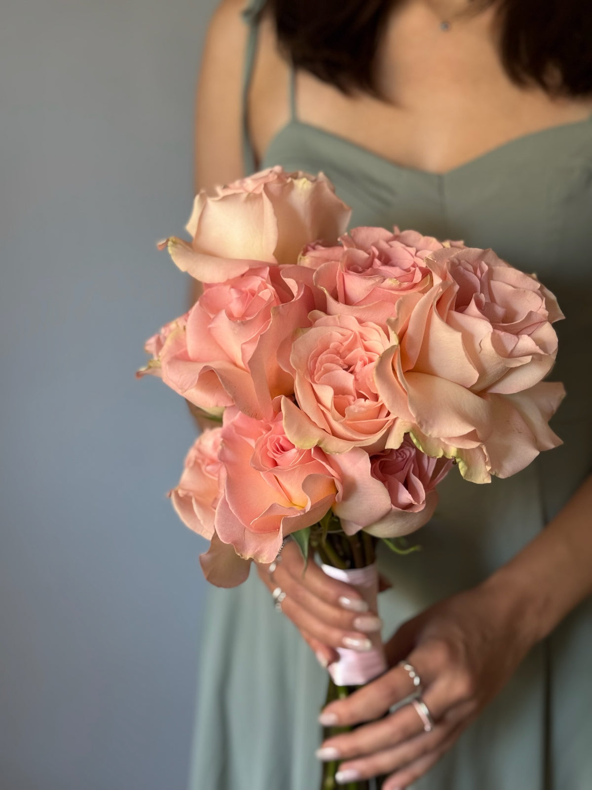 Pink Garden Bride – Buchet de mireasă roz cu trandafiri
