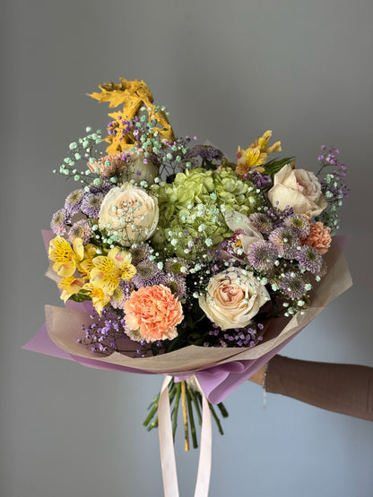 Happiness - Bouquet with roses, chrysanthemums and hydrangea