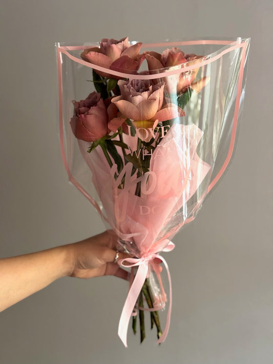 Buchet Cafe Latte Mini cu trandafiri în tonuri cappuccino, Roses & More