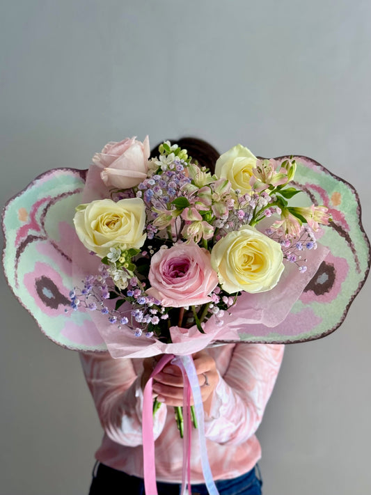 Buchet mini cu lisianthus și alstroemeria