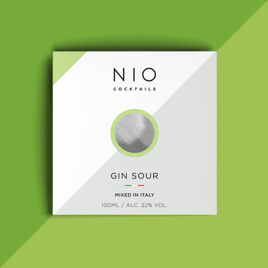 Gin Sour by NIO – cocktail cu gin și suc natural de lămâie, Roses & More