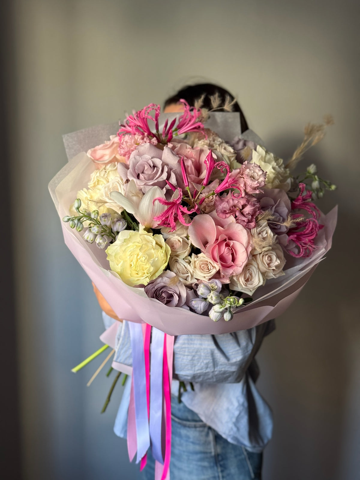     Buchet romantic Forever in Love în culori pastelate, potrivit pentru aniversări