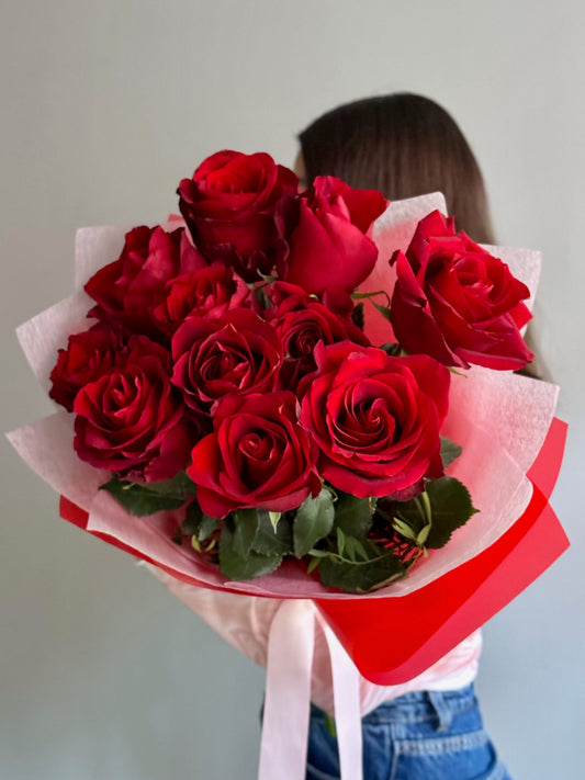 Buchet Hearts cu trandafiri clasici roșii
