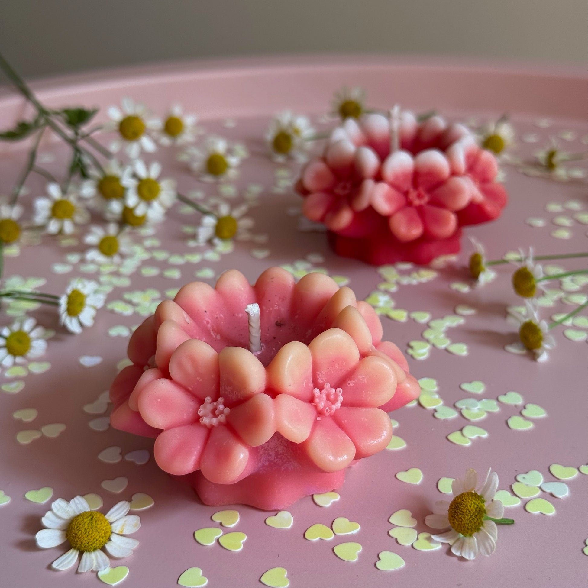 Lumnare parfumata in forma de floare