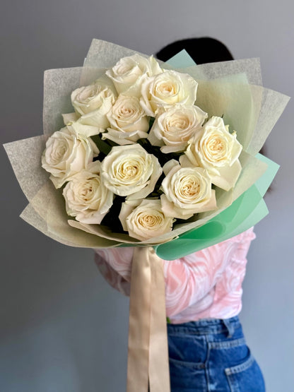 Buchet cu 11 fire de trandafiri lui clasici
