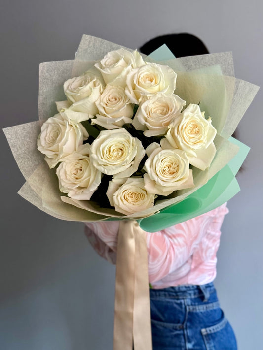 Buchet cu 11 fire de trandafiri lui clasici