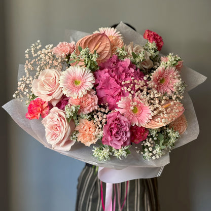 Buchet mare roz pastel cu mix de flori