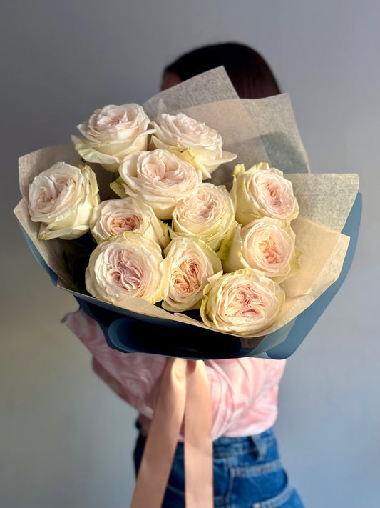 Buchet cu trandafiri de grădină parfumați white o hara