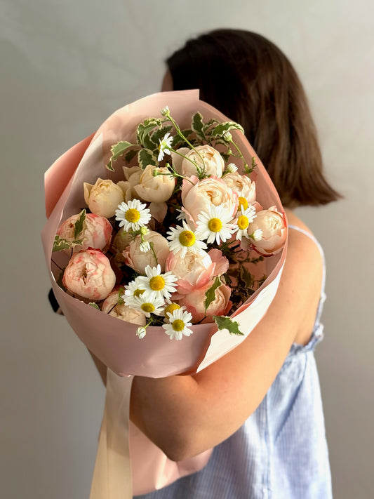 Wildflower charm buchet de flori cu trandafiri